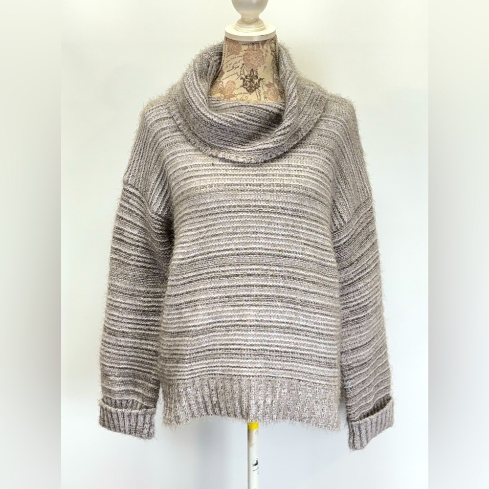 OLIVE & OAK Gray and white fuzzy cowl neck sweater size L